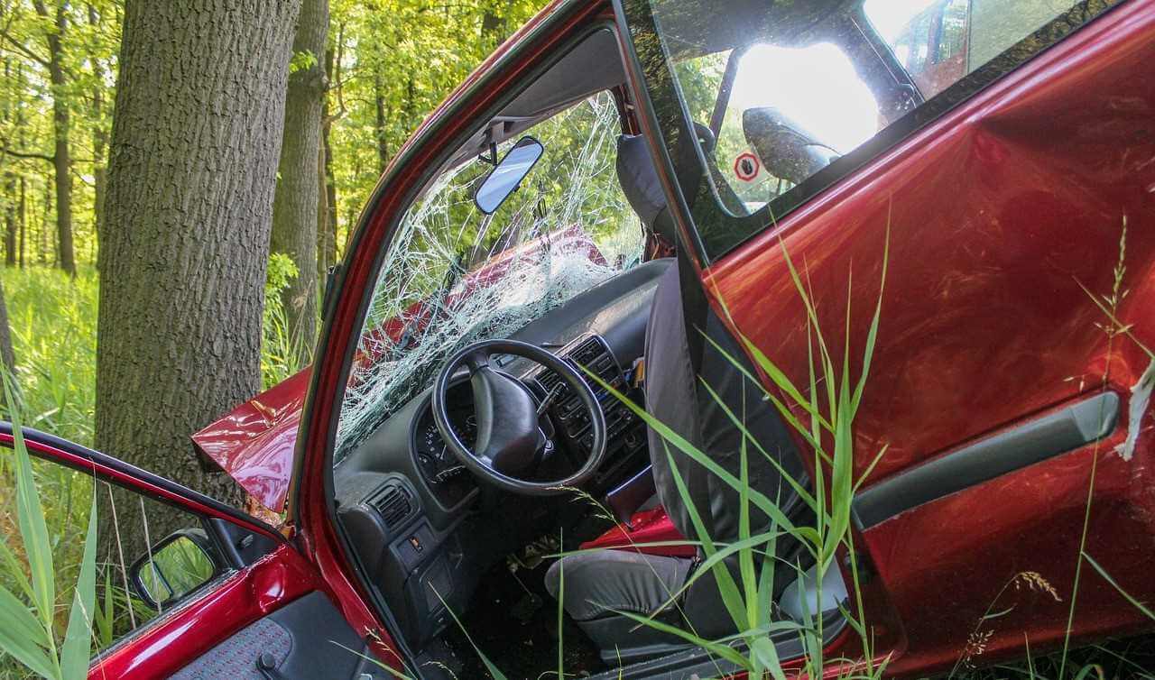 Wypadek w miejscowości Wiśniewo. Trzy osoby trafiły do szpitala w Ciechanowie