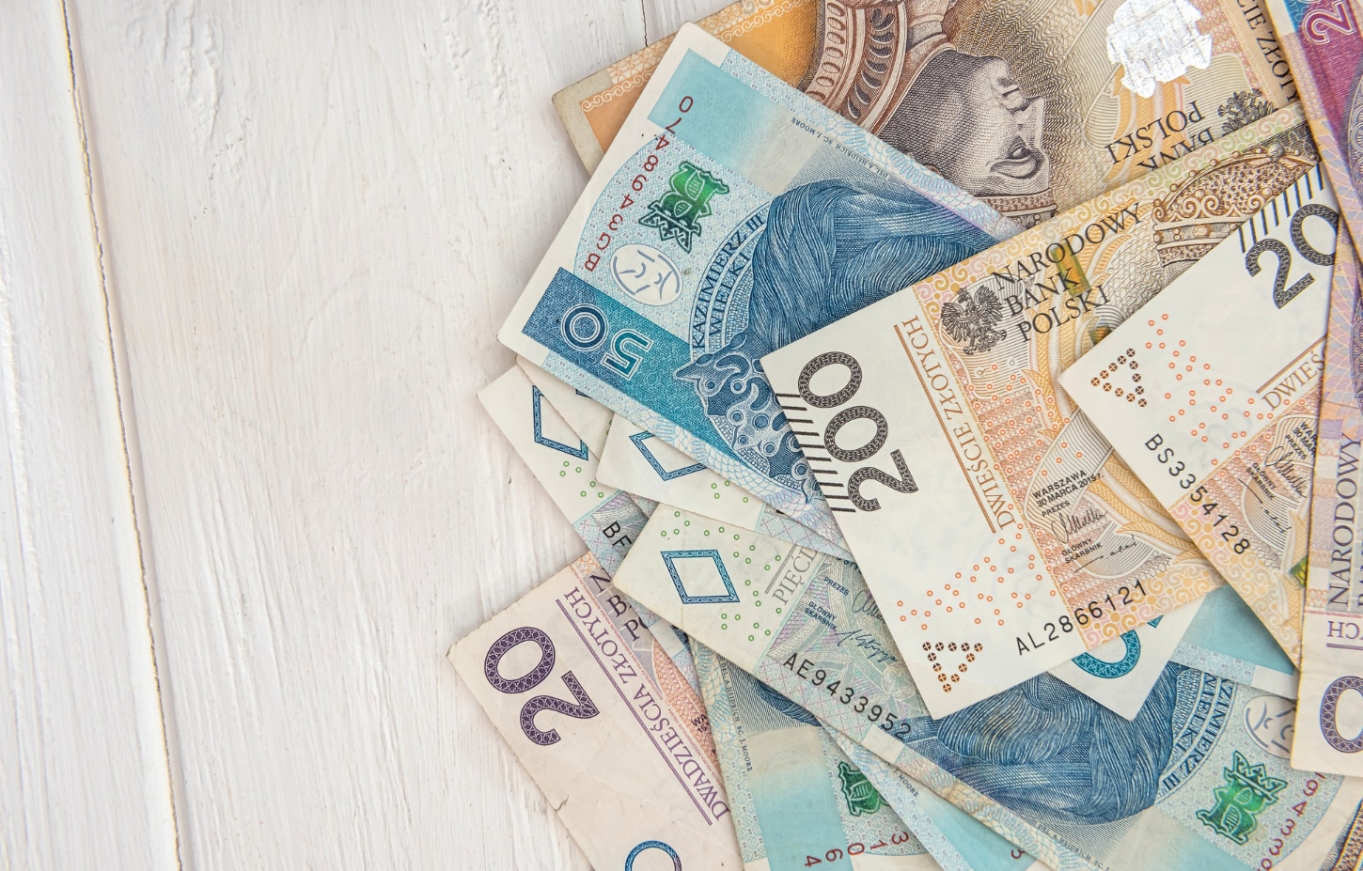 Ciechanów otrzymuje historycznie wysokie wsparcie finansowe – ponad 31 milionów złotych z Krajowego Planu Odbudowy na modernizację szkół i hal sportowych